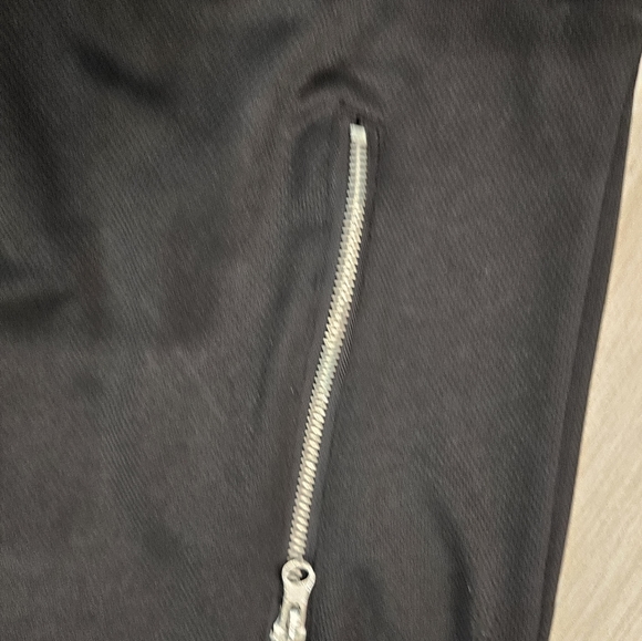 Sporty top by Carbon - Picture 4 of 8